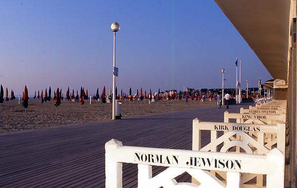 Residence "Les Planches" Deauville Eksteriør billede